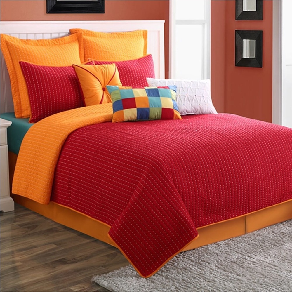 LAST ONE Red Fiesta Reversible Quilt Set Twin